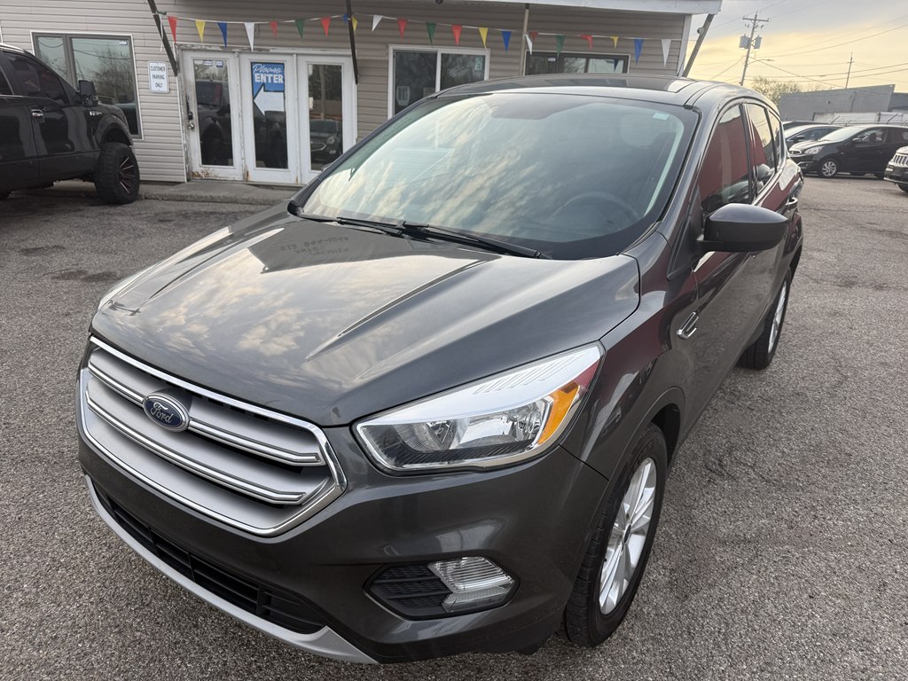 Photo 2 of this FORD ESCAPE