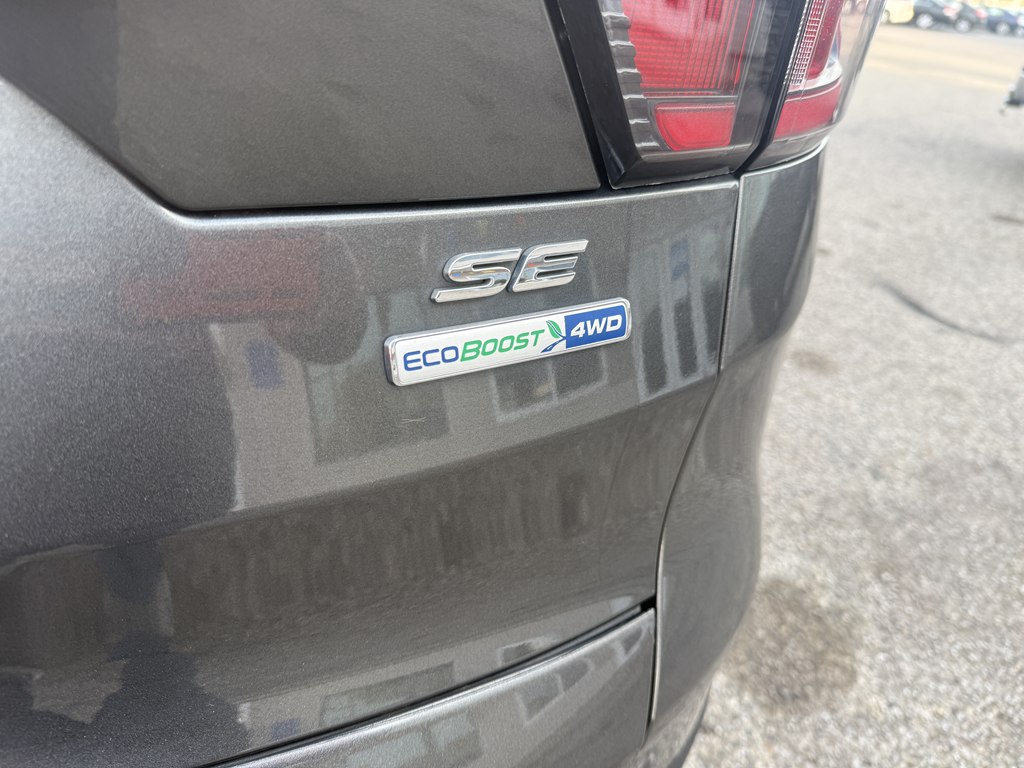 Photo 18 of this FORD ESCAPE