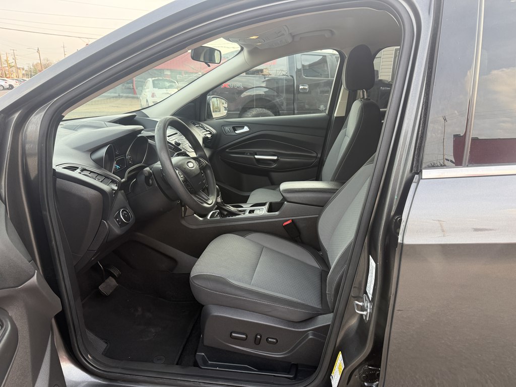 Photo 12 of this FORD ESCAPE
