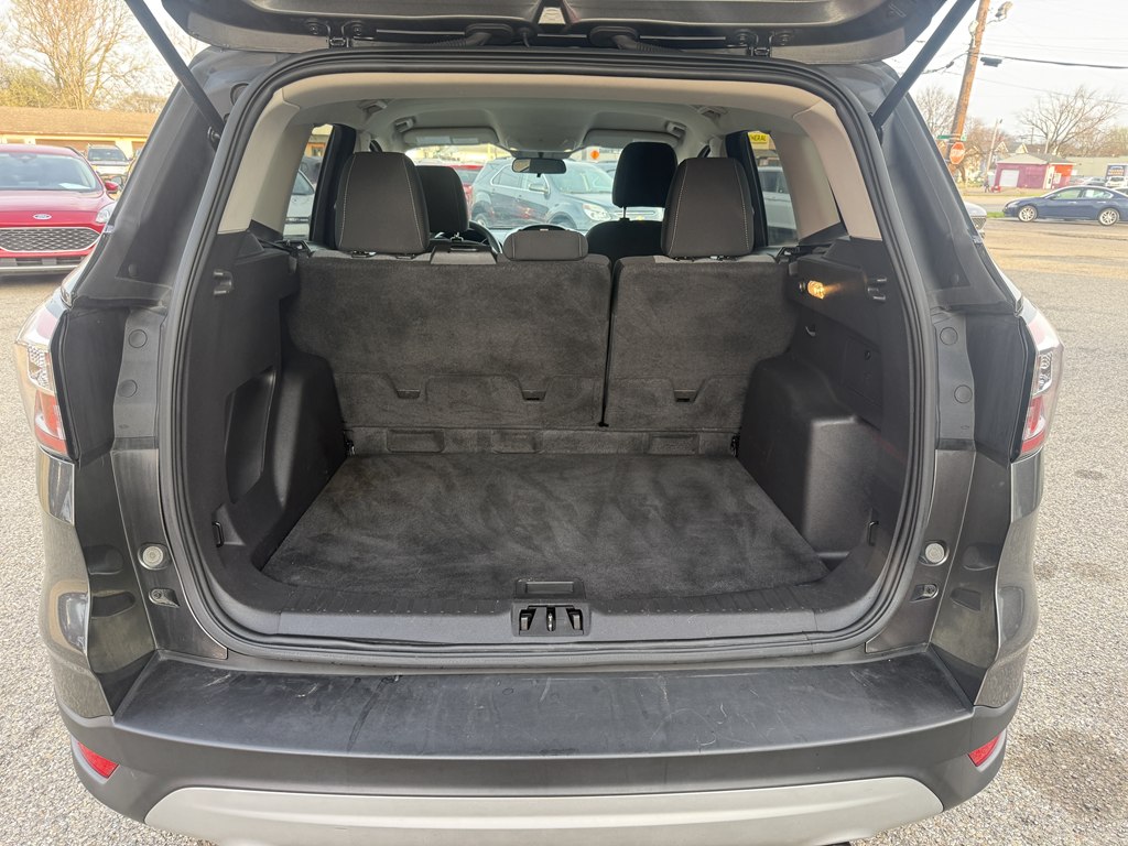 Photo 16 of this FORD ESCAPE