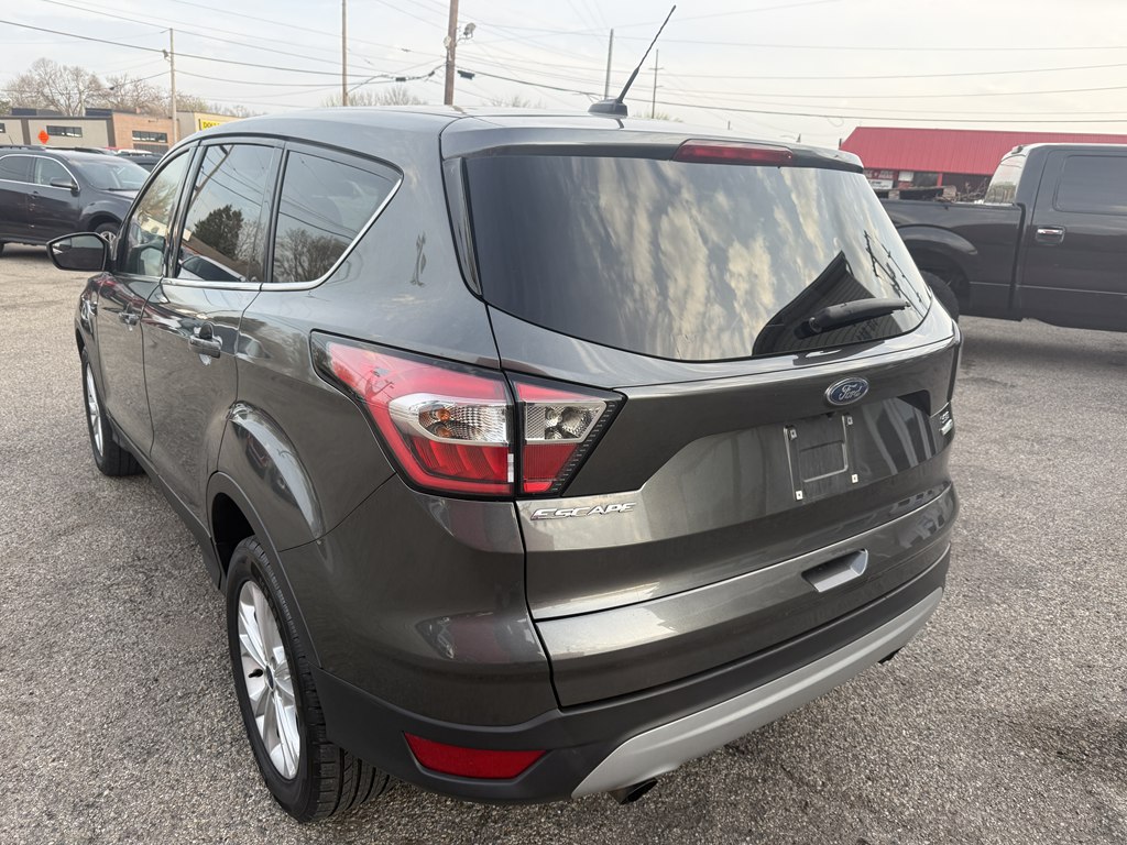 Photo 4 of this FORD ESCAPE