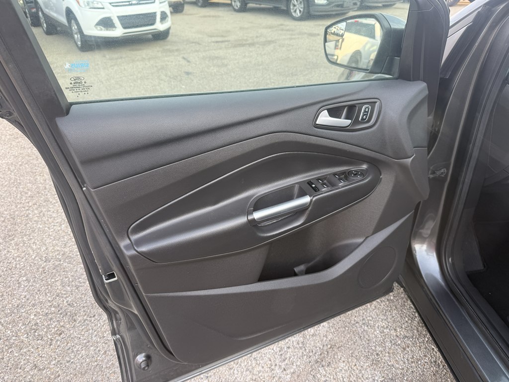 Photo 11 of this FORD ESCAPE