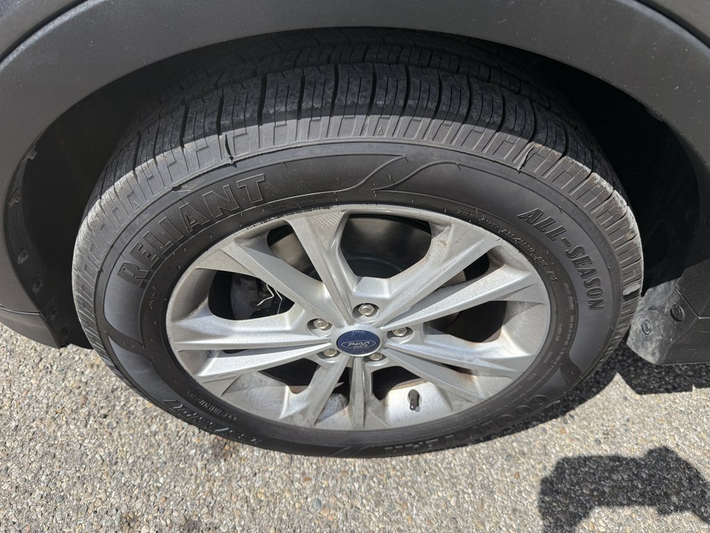 Photo 9 of this FORD ESCAPE