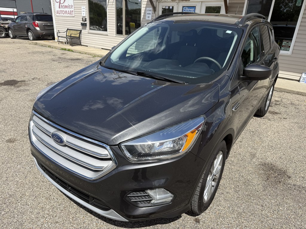 Photo 2 of this FORD ESCAPE