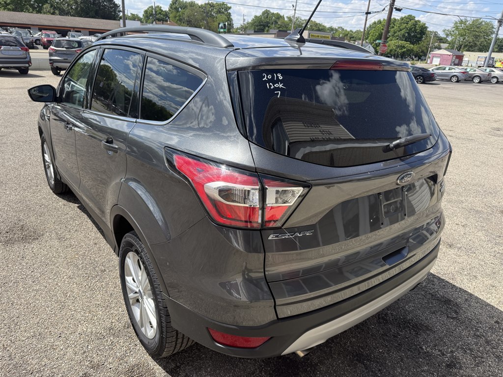 Photo 4 of this FORD ESCAPE