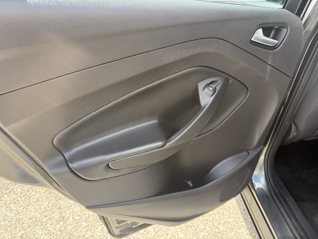 Photo 19 of this FORD ESCAPE