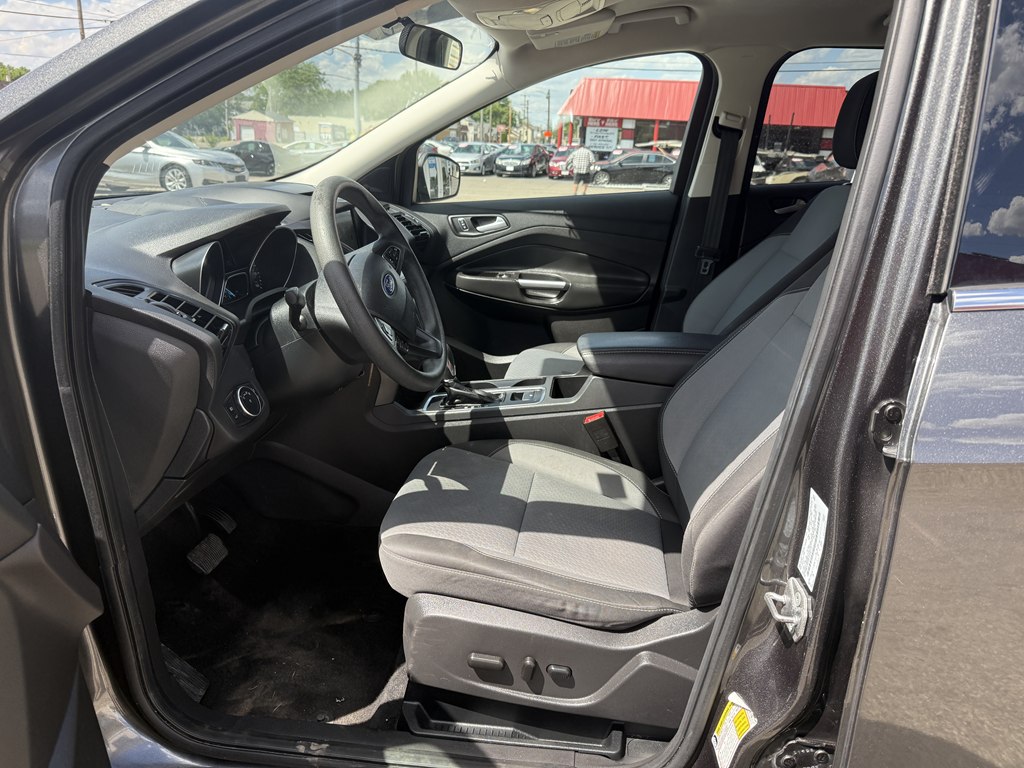 Photo 12 of this FORD ESCAPE