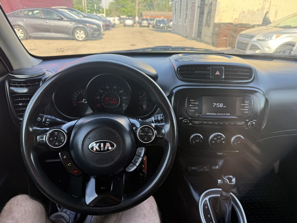 Photo 17 of this KIA SOUL