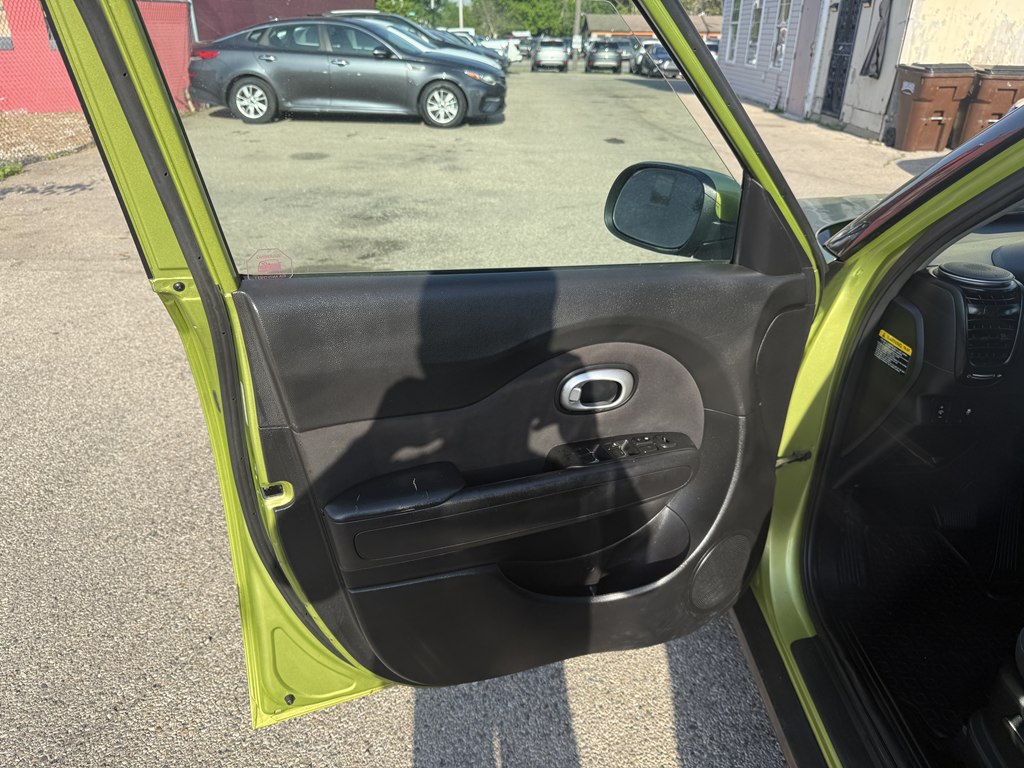 Photo 11 of this KIA SOUL