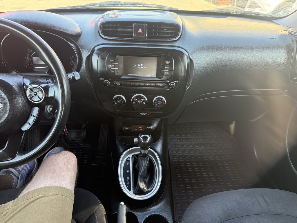Photo 19 of this KIA SOUL