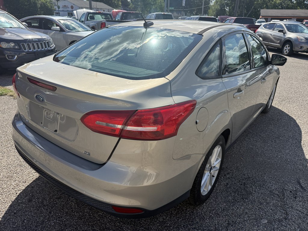 Photo 5 of this FORD FOCUS