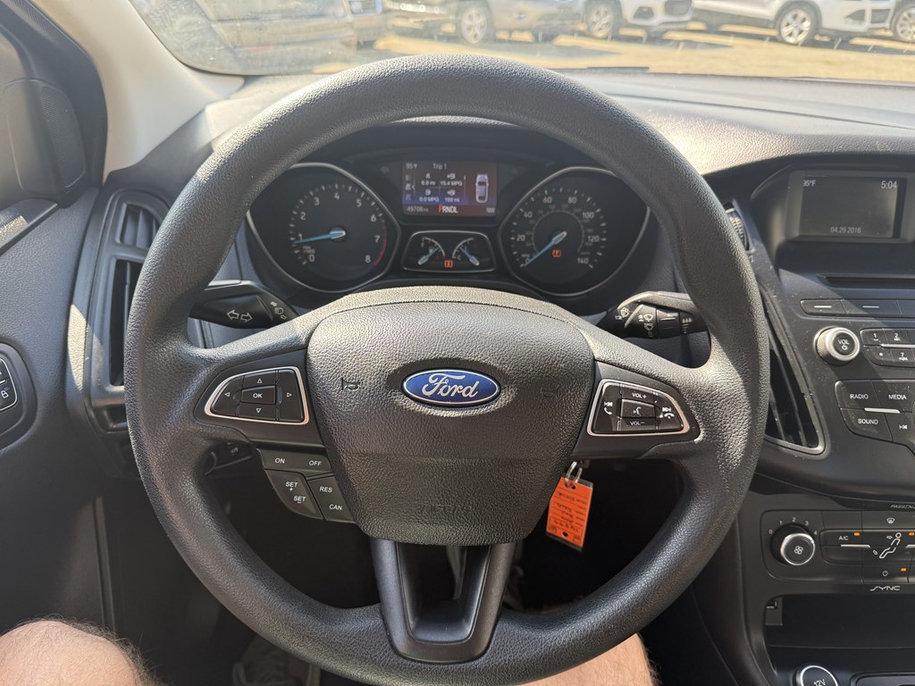 Photo 21 of this FORD FOCUS