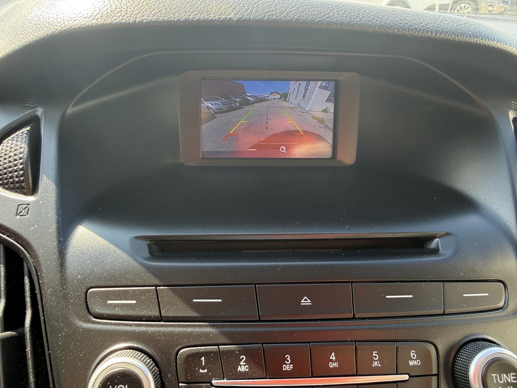 Photo 19 of this FORD FOCUS