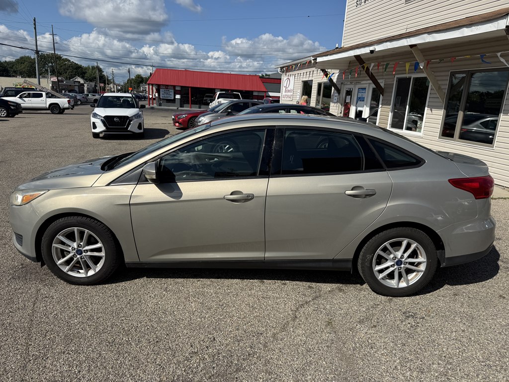 Photo 3 of this FORD FOCUS