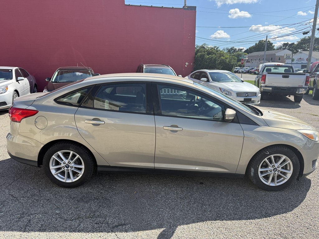 Photo 6 of this FORD FOCUS