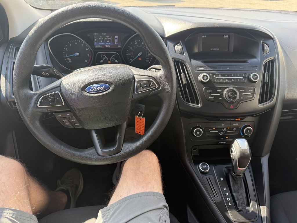 Photo 17 of this FORD FOCUS