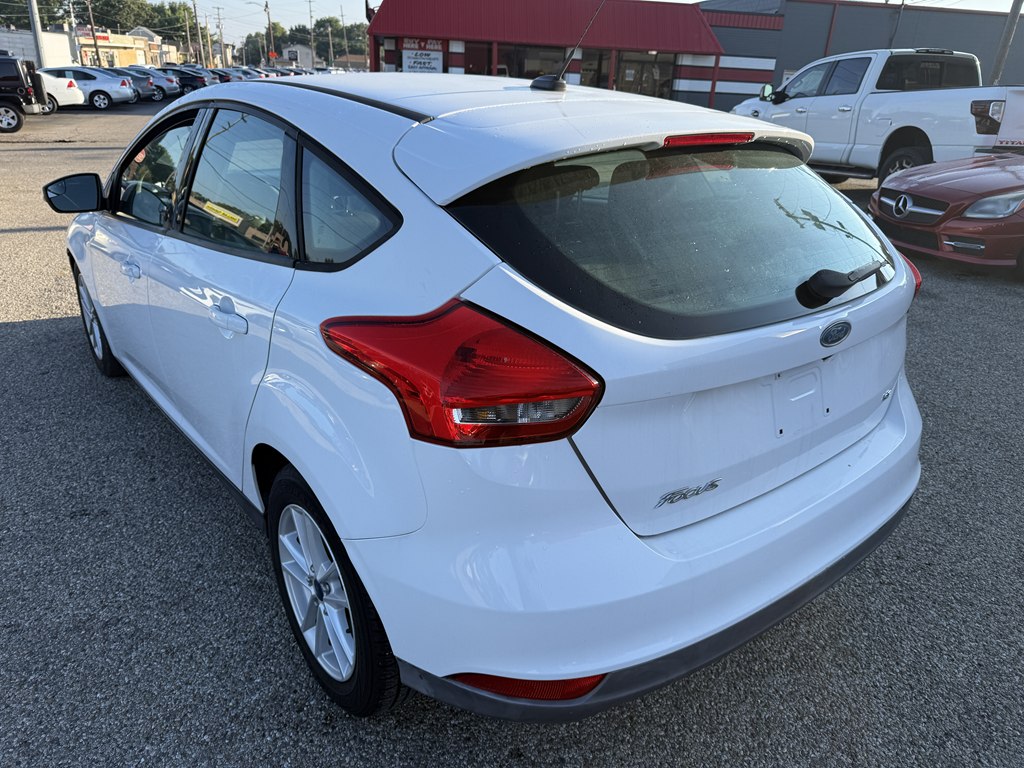Photo 4 of this FORD FOCUS