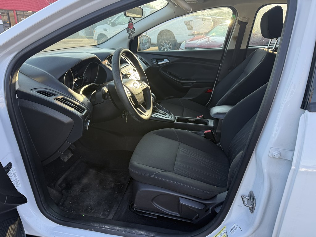 Photo 12 of this FORD FOCUS