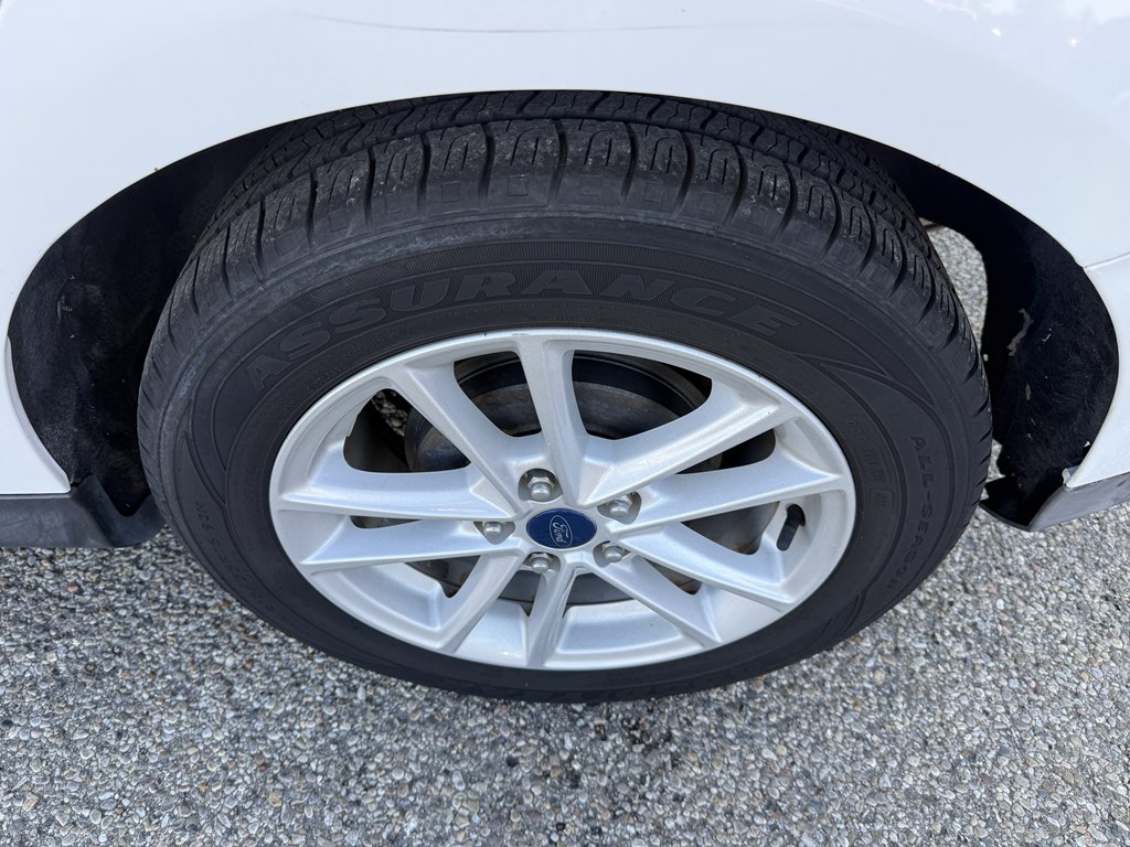 Photo 9 of this FORD FOCUS