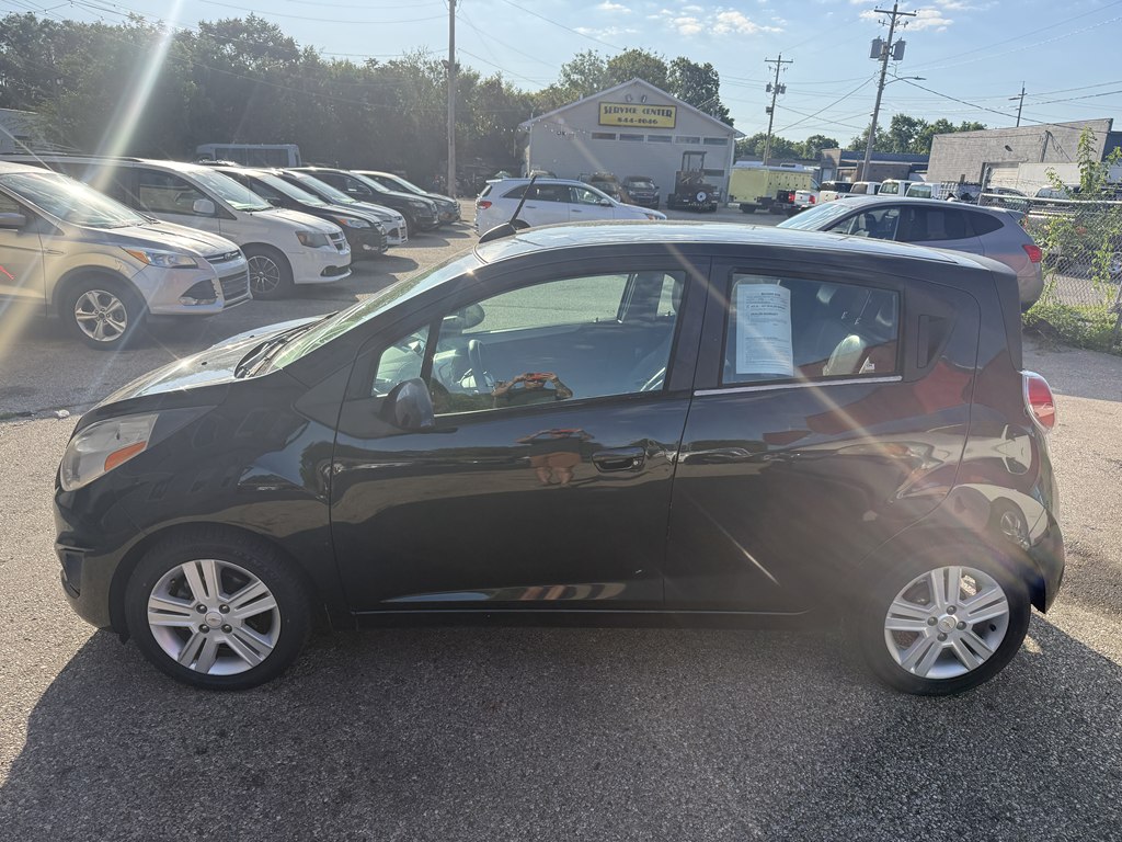 Photo 3 of this CHEVROLET SPARK