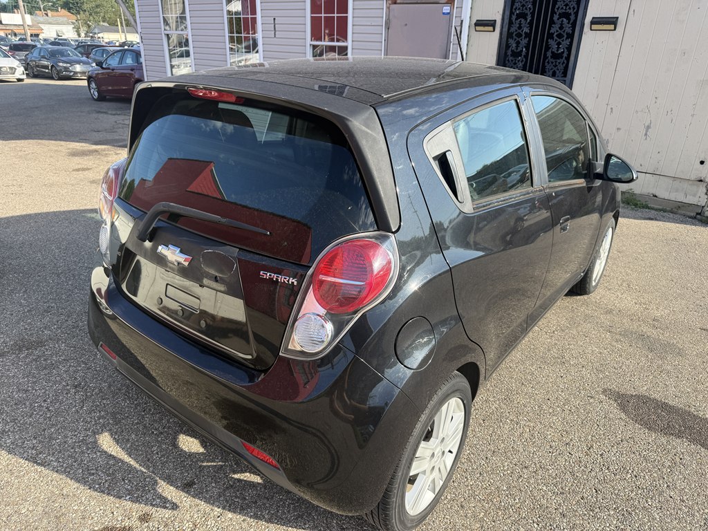 Photo 5 of this CHEVROLET SPARK