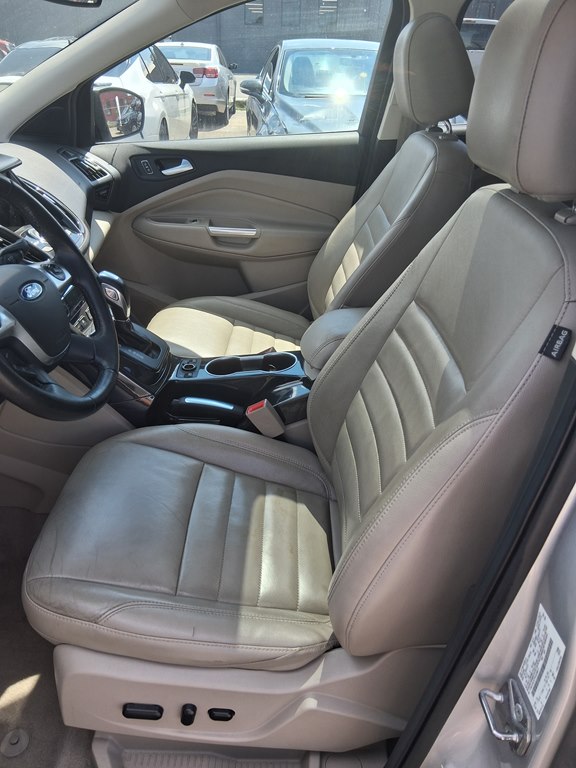 Photo 10 of this FORD ESCAPE