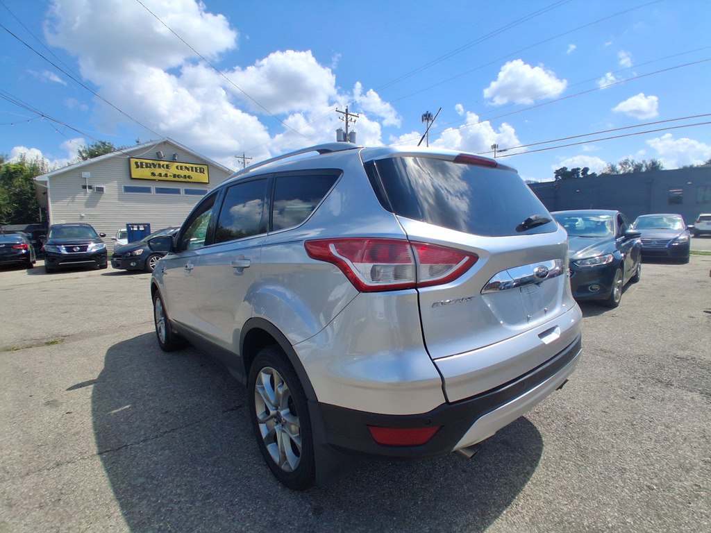 Photo 8 of this FORD ESCAPE
