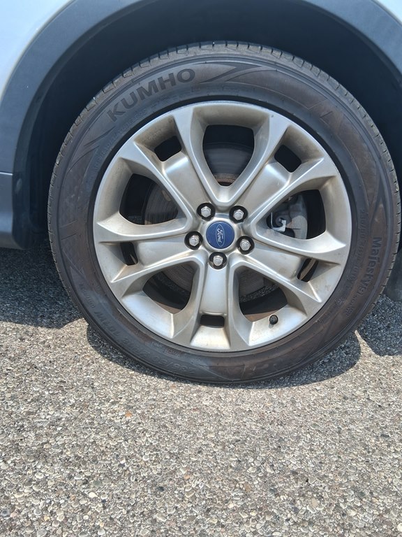 Photo 30 of this FORD ESCAPE