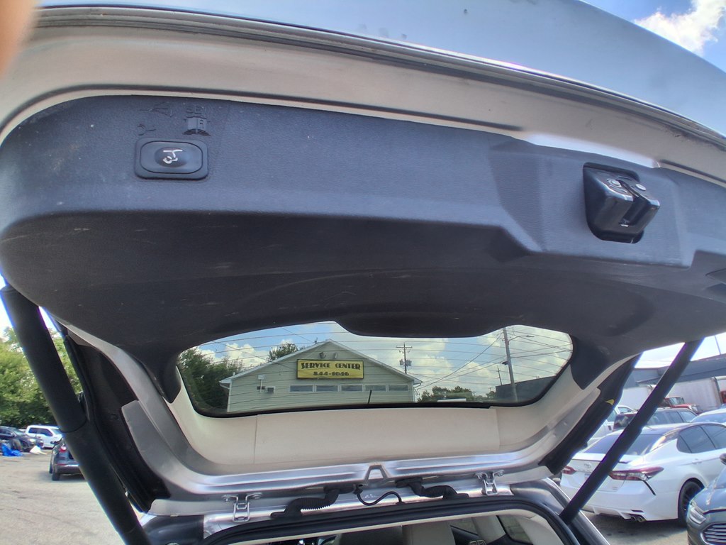 Photo 33 of this FORD ESCAPE