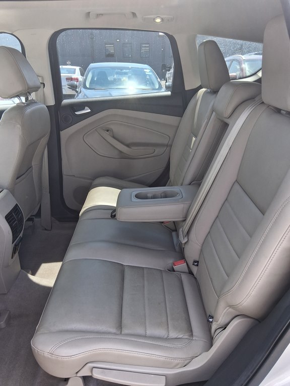 Photo 13 of this FORD ESCAPE
