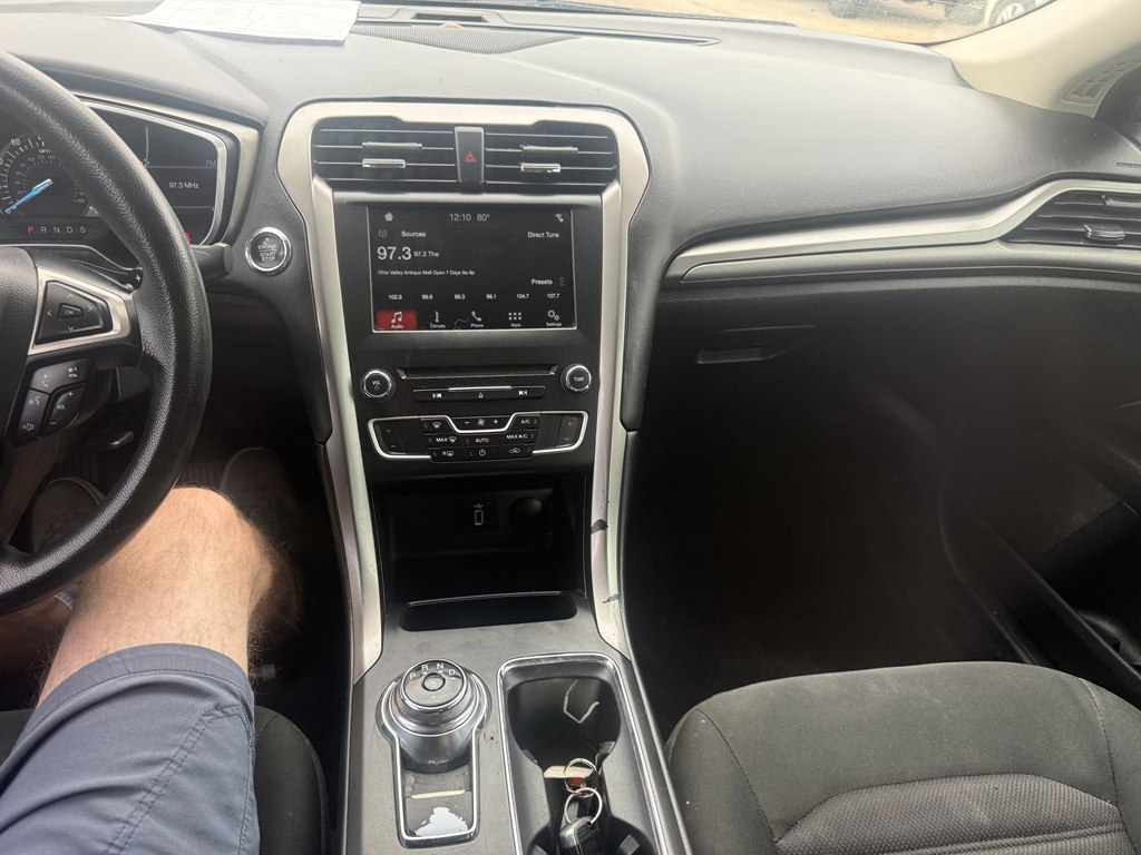 Photo 16 of this FORD FUSION