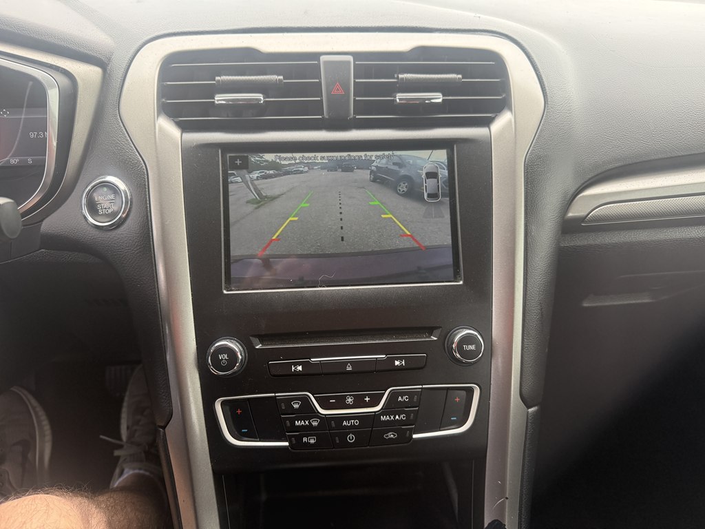 Photo 17 of this FORD FUSION