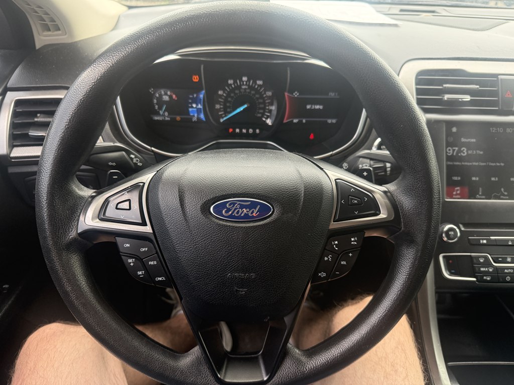 Photo 14 of this FORD FUSION