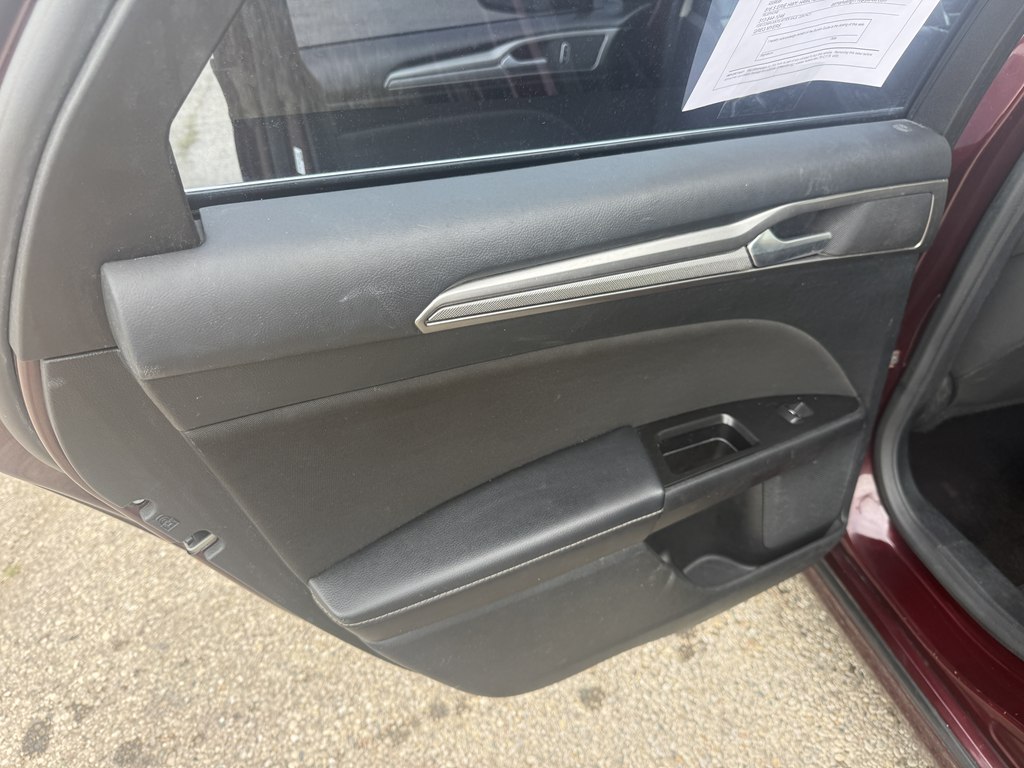 Photo 20 of this FORD FUSION