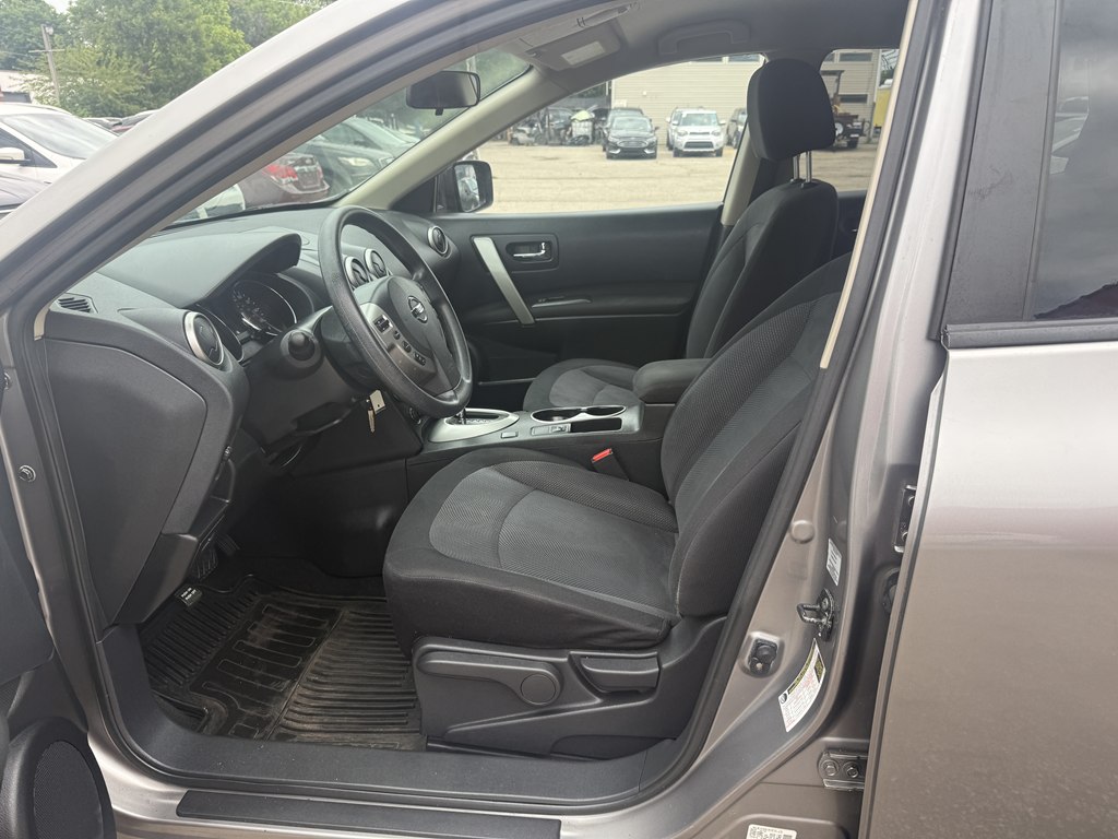 Photo 12 of this NISSAN ROGUE