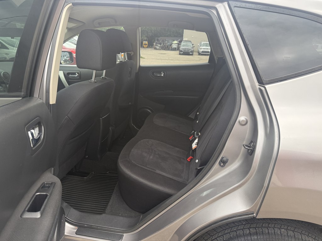 Photo 19 of this NISSAN ROGUE