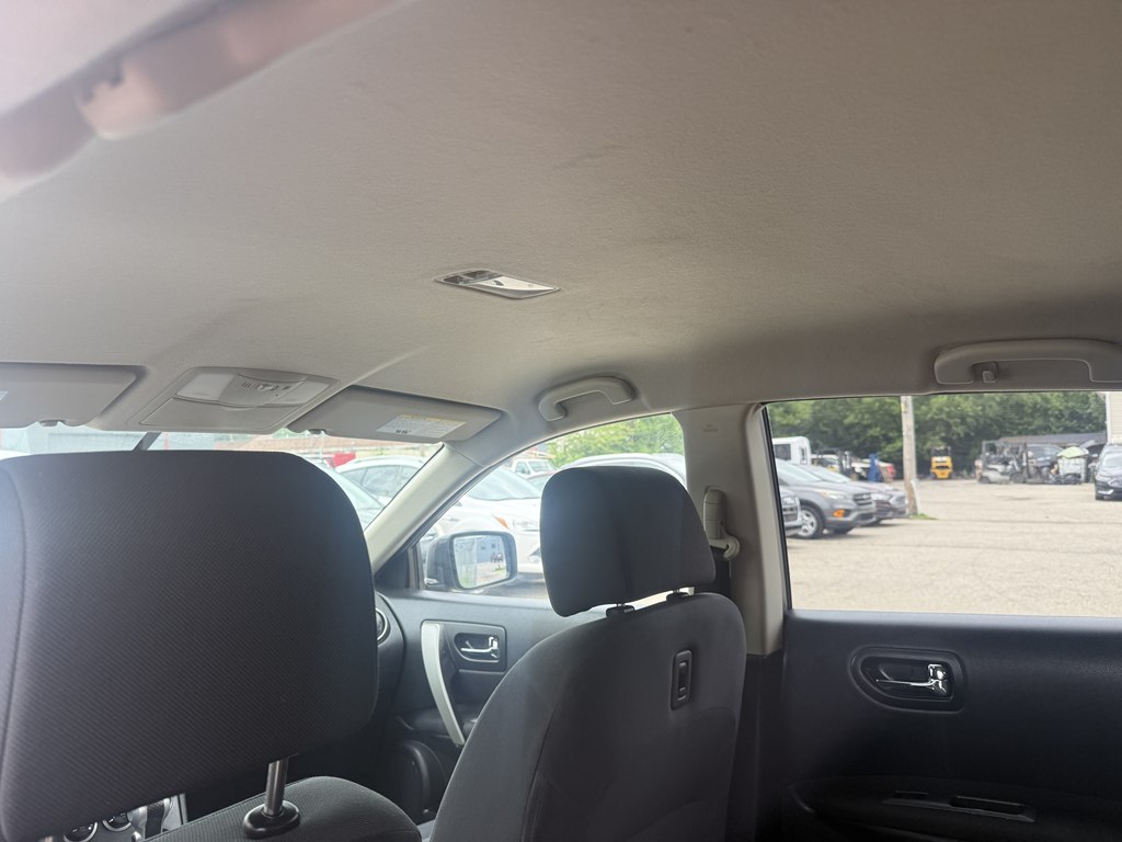 Photo 20 of this NISSAN ROGUE