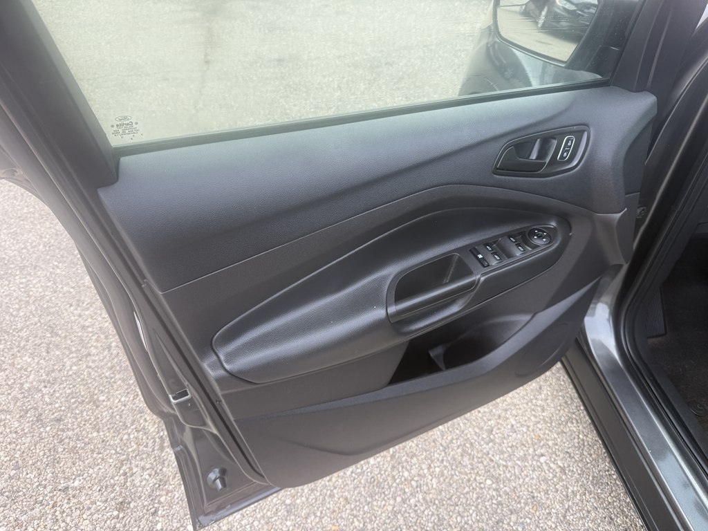 Photo 11 of this FORD ESCAPE