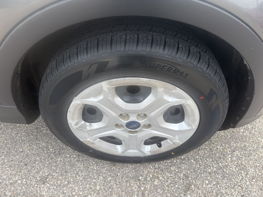 Photo 7 of this FORD ESCAPE