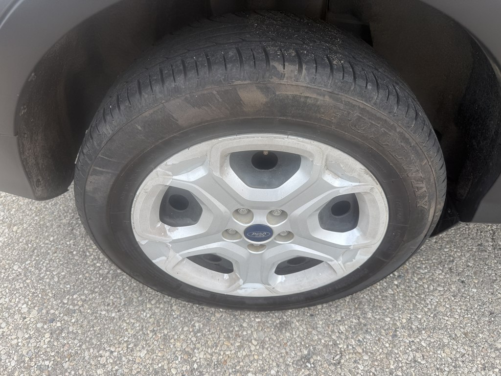 Photo 8 of this FORD ESCAPE