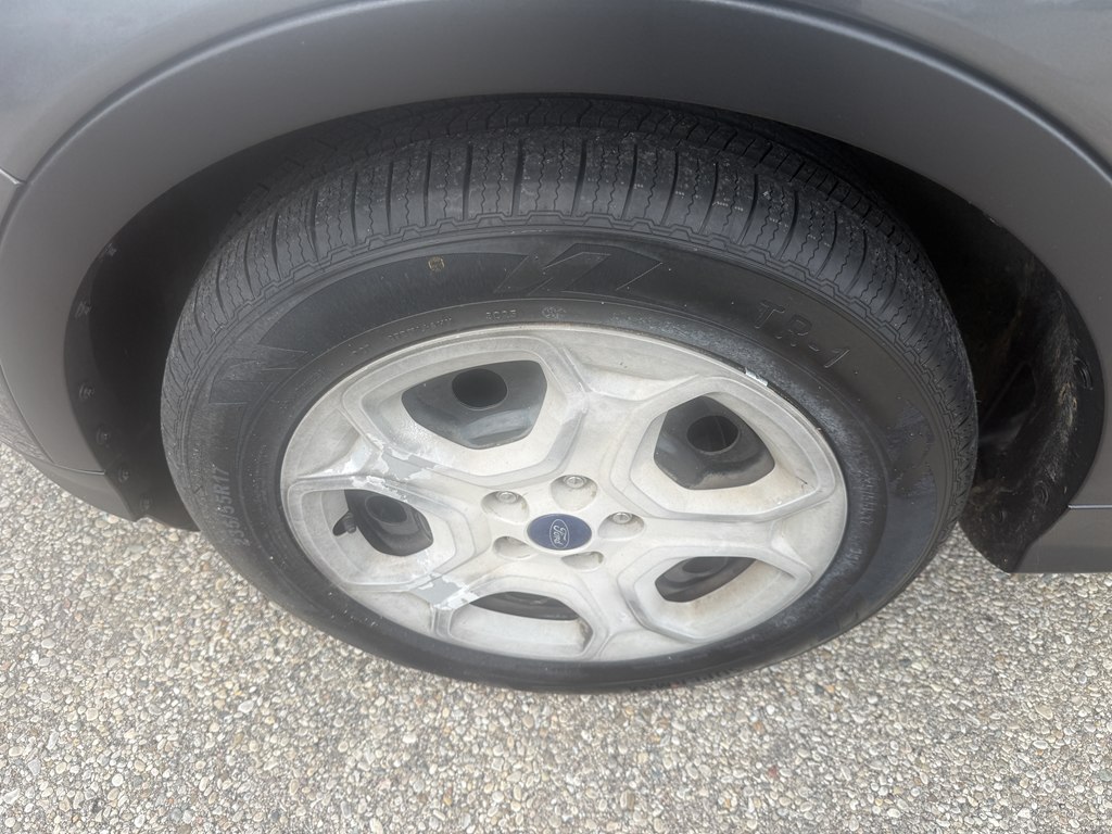 Photo 10 of this FORD ESCAPE