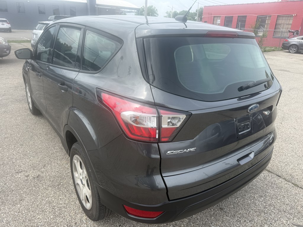 Photo 4 of this FORD ESCAPE