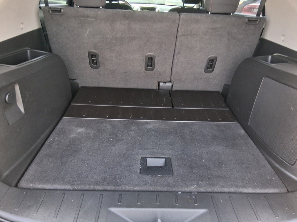 Photo 10 of this CHEVROLET EQUINOX