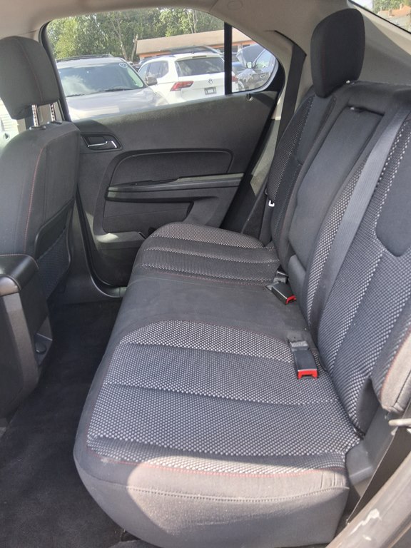 Photo 5 of this CHEVROLET EQUINOX