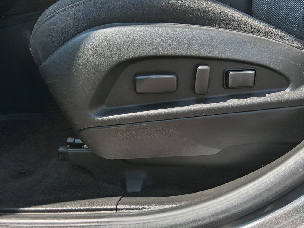 Photo 3 of this CHEVROLET EQUINOX