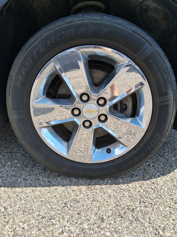 Photo 8 of this CHEVROLET EQUINOX