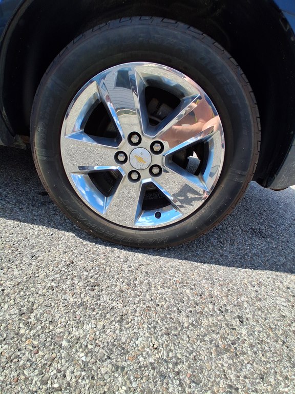 Photo 13 of this CHEVROLET EQUINOX