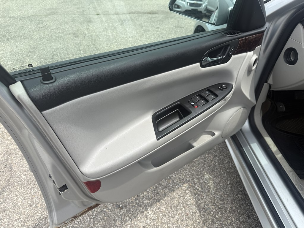 Photo 12 of this CHEVROLET IMPALA