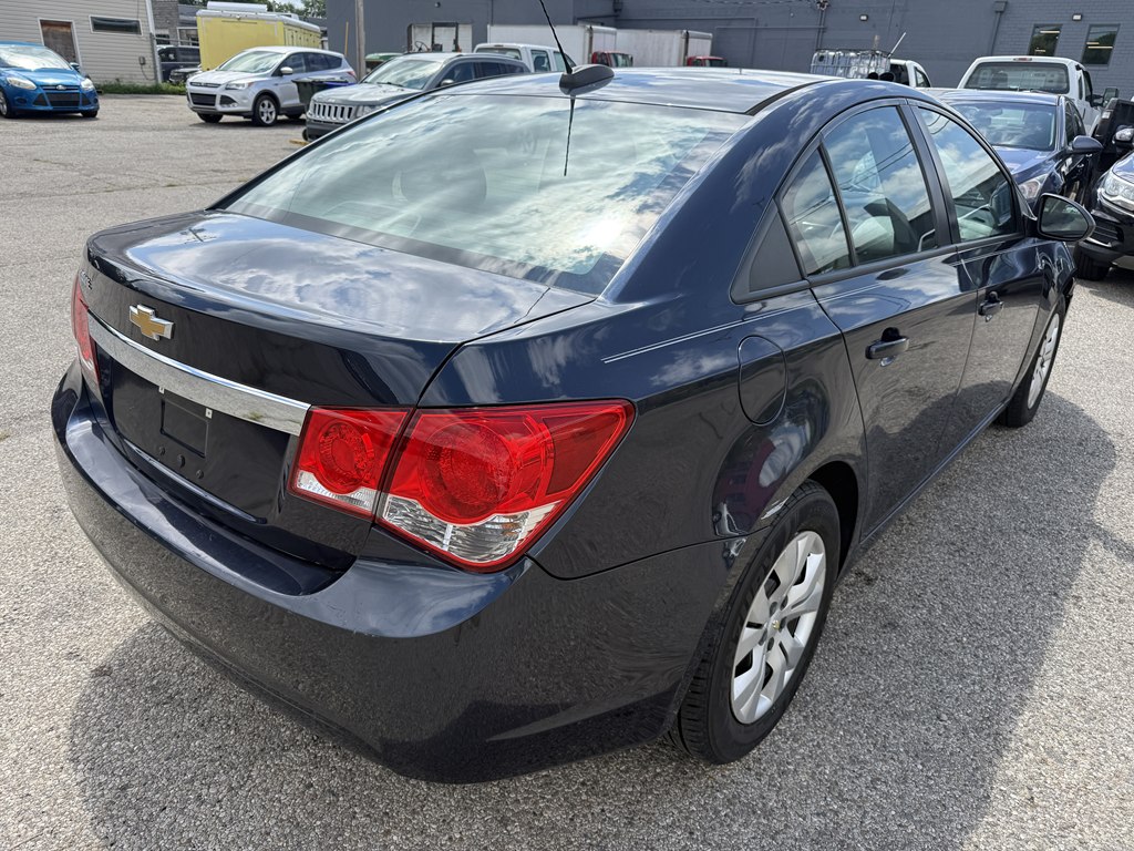 Photo 5 of this CHEVROLET CRUZE