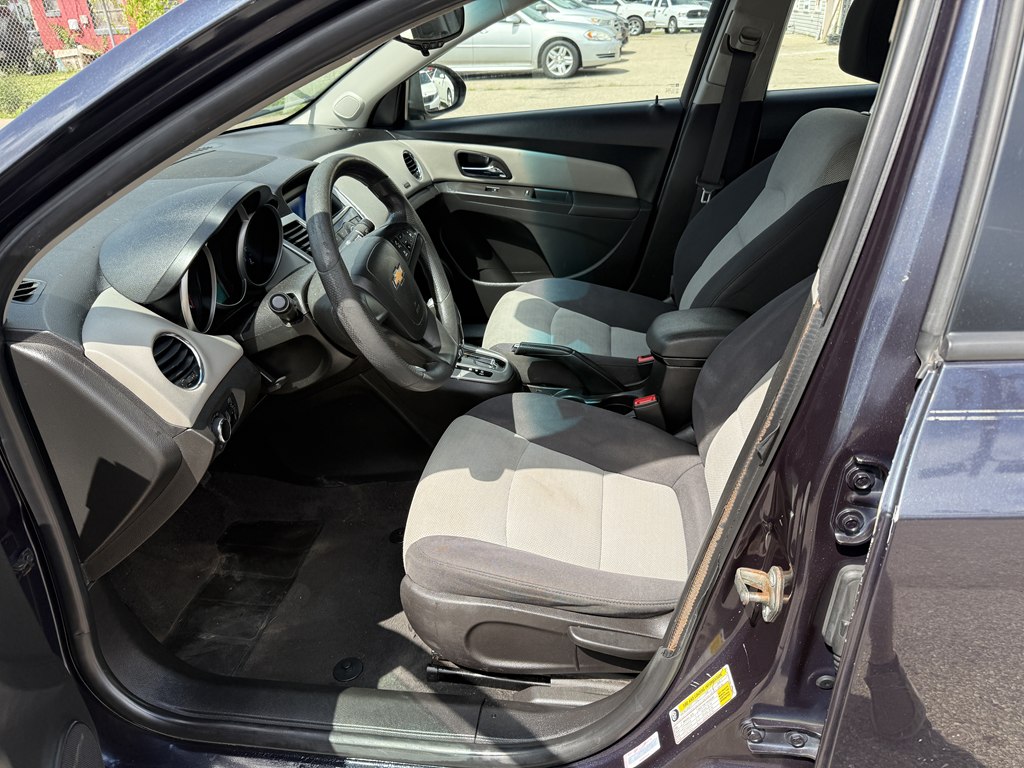 Photo 12 of this CHEVROLET CRUZE
